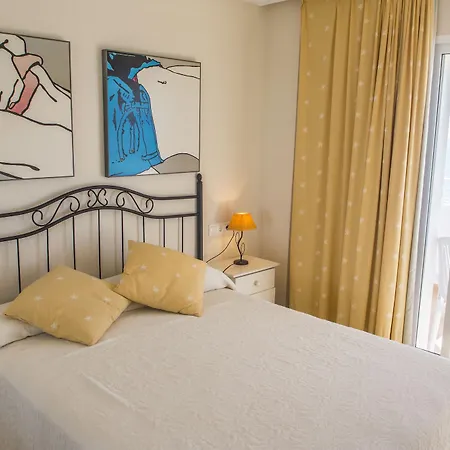 Hamilton Court מלון דירות 3*