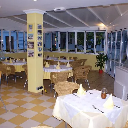 Hamilton Court Aparthotel