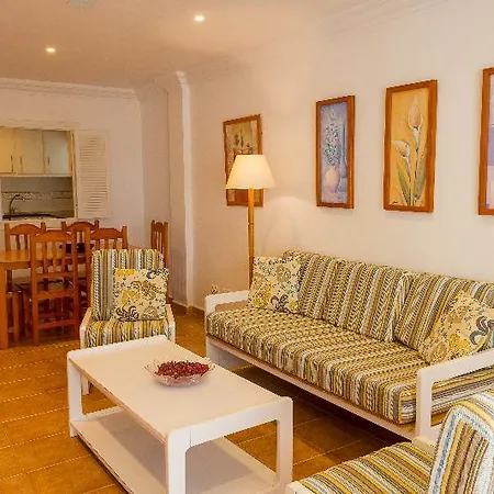 Apart-hotel Hamilton Court