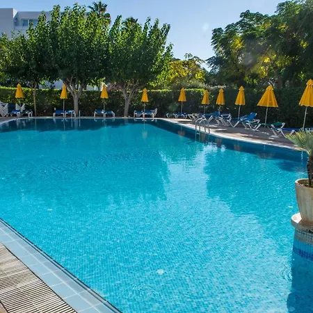 מלון דירות Hamilton Court