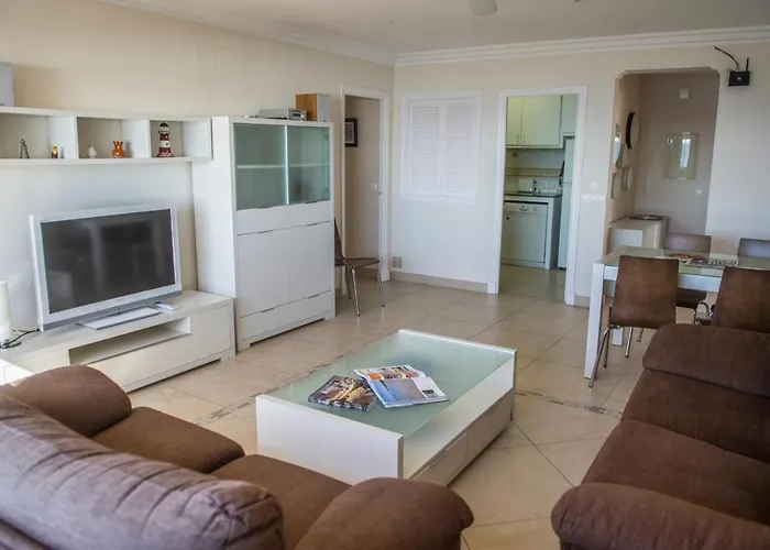 Hamilton Court Санто Томас