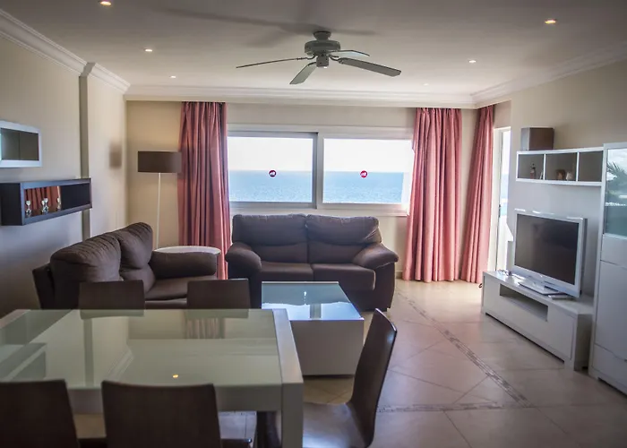 Hamilton Court Санто Томас