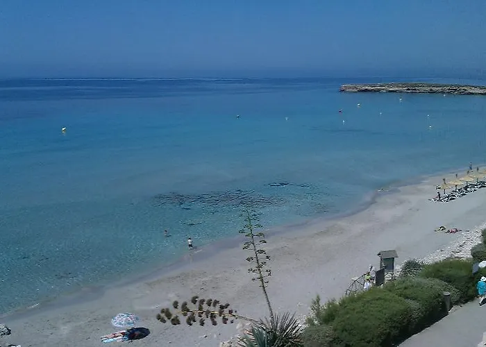 Апарт-отель Hamilton Court 3*