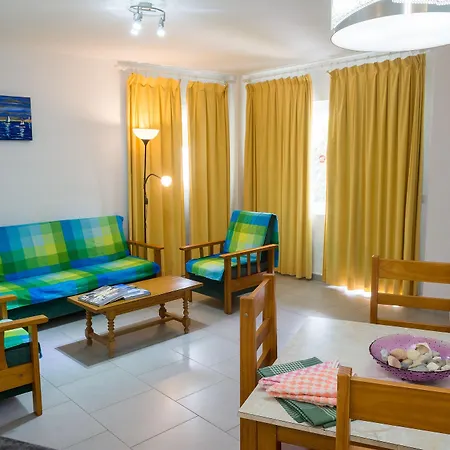 Hamilton Court 3* 산토토마스