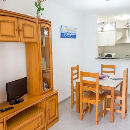 Hamilton Court 아파트호텔 산토토마스