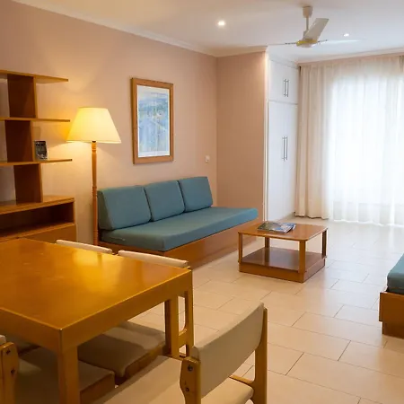 Hamilton Court 아파트호텔 3*