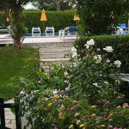 Hamilton Court 산토토마스