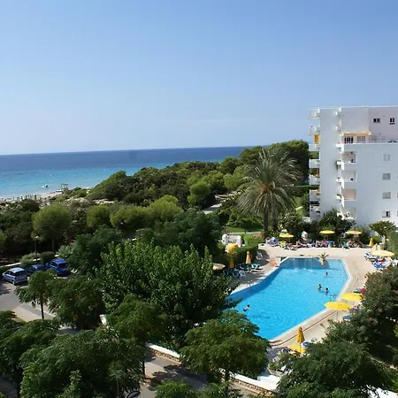 Hamilton Court 3*