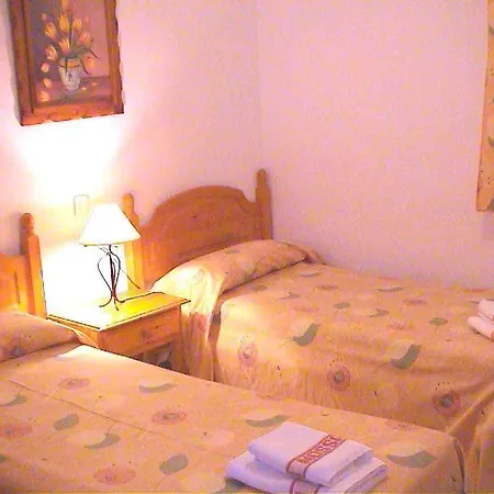 Hamilton Court アパートホテル 3*