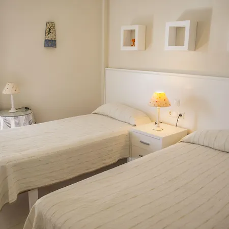 Hamilton Court アパートホテル 3*