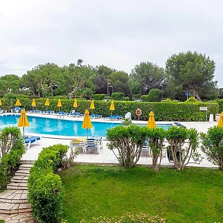 Hamilton Court Santo Tomás