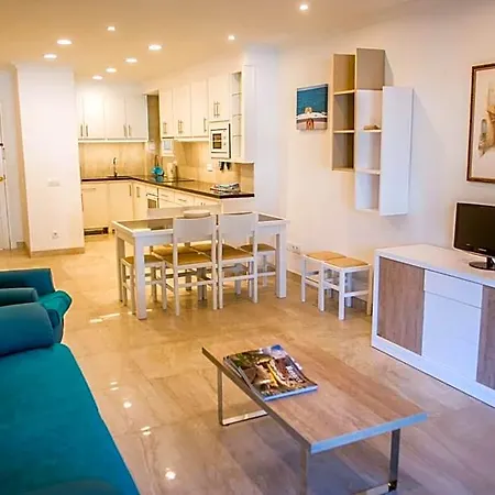 Aparthotel Hamilton Court 3*