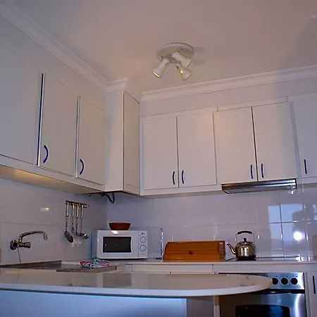 Hamilton Court 3*