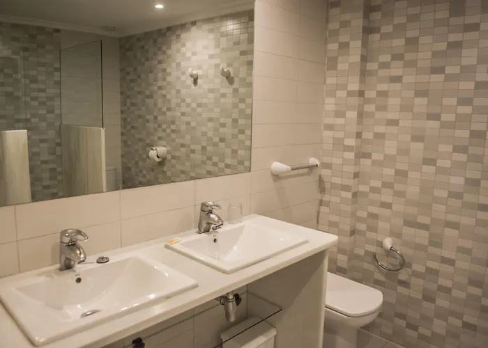 Hamilton Court Santo Tomás