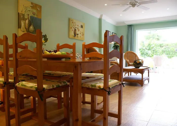 Hamilton Court 3* Santo Tomás