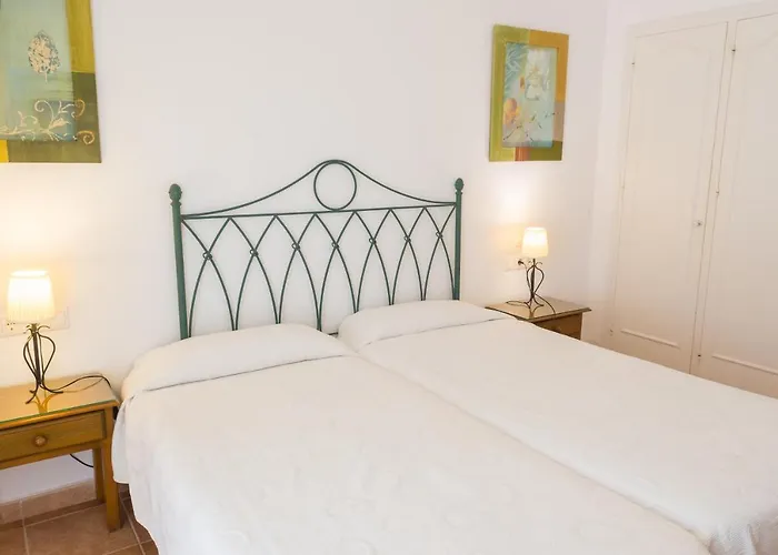 Hamilton Court 3* Santo Tomás