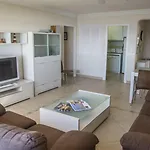Hamilton Court Aparthotel 3*